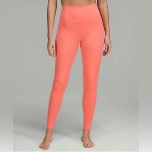 Lululemon Women Align High-Rise Pant 25"
Leggings in Raspberry Cream Size 4